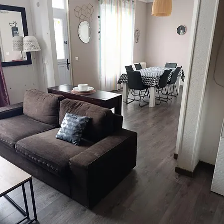 Comme A La Maison *